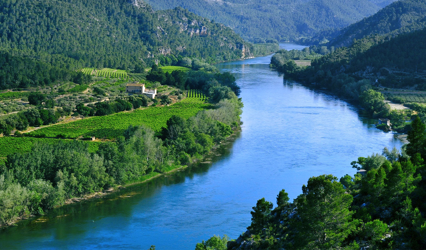 kayaking in ebro river in spain