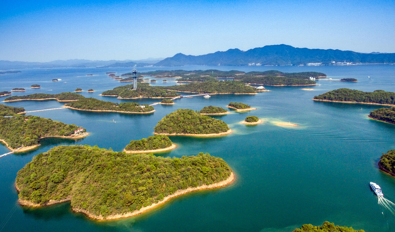 Thousand Island lake, China